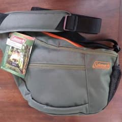 Colemanカメラバッグ  2ℓ新品のサムネイル