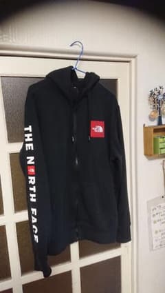 ノースフェイス パーカーのサムネイル