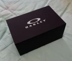 ✳️  OAKLEY の箱とケース（サングラス用）のサムネイル