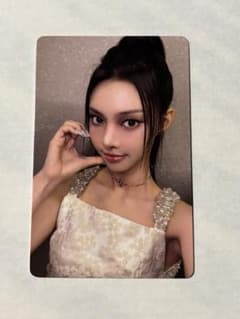 ILLIT bomb ユナ 一直娱 yizhiyu yzy 2.0のサムネイル