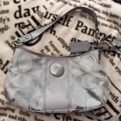 COACH ショルダーバッグ シグネチャー グレーのサムネイル