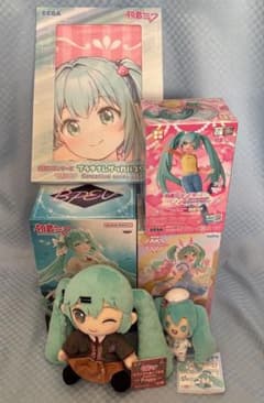 新品未開封タグ付　初音ミク　フィギュア、ぬいぐるみ、マスコット、バスタオルセット