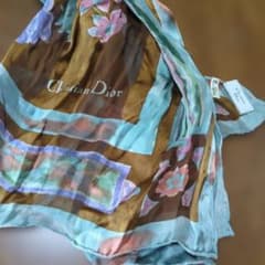 【新品未使用】ChristianDior 花柄シルク　ストール186✖️42センチ 新品未使用】ChristianDior 花柄シルク ストール186✖️42センチの通販