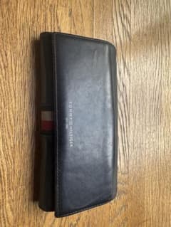 TOMMY HILFIGER ブルーレザー長財布 - メルカリ
