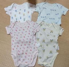 UNIQLO BABY ロンパース 4枚セット 80cmのサムネイル