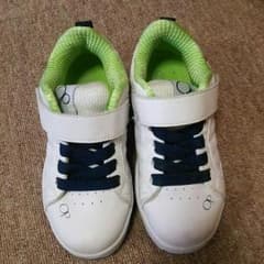 スニーカーのサムネイル