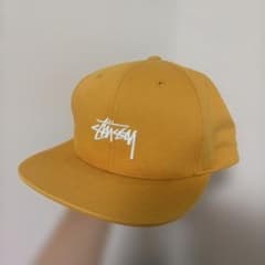 ステューシーstussy キャップ黄色スケーター　y2k 短丈　最終値下げ　本物のサムネイル