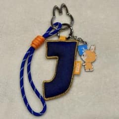 ラブブ イニシャルチャーム 【J】 PIN FOR LOVE - メルカリ
