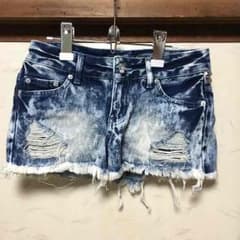 再値下げ★GLAD NEWS★美品★スタッズ付きショーパンのサムネイル