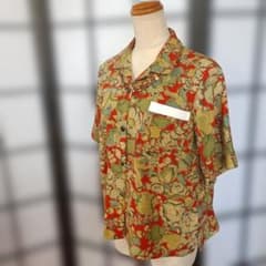古布、縮緬、着物からリメークアロハシャツ 赤・緑・青の花柄 - メルカリ