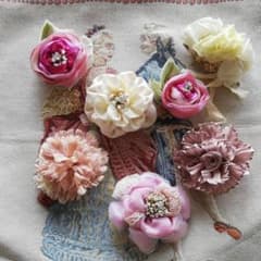 リボンコサージュとヘアーアクセサリーのサムネイル