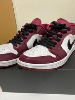 NIKE エアジョーダン1ロウ　ノーブルレッドのサムネイル