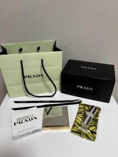 PRADA DIMENSIONS 08 Eyeshadow & Lip (with box)