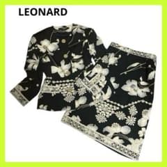 極美品✨レオナール　セットアップ　人物、花柄　肩パッド入り　金ボタン　Ｍサイズ 極美品✨LEONARD レオナール 花柄 金ボタンコットン カーディガン M