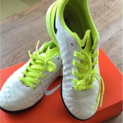 【ミチャコ様専用】美品‼︎NIKEマジスタ☆トレーニングシューズ20.5cmのサムネイル