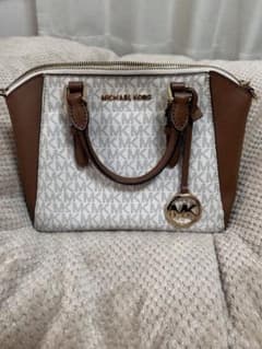Michael Kors バッグのサムネイル