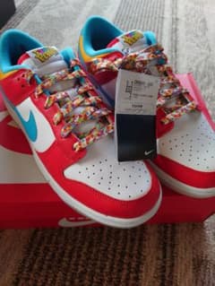 NIKE DUNK LOW QS × FRUITY PEBBLES   RED"のサムネイル