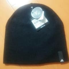 値下げ!!新品タグ付きadidasニット帽のサムネイル
