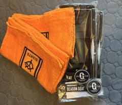 巨人ジャイアンツ　シーズンシート　ミニコンテナ　コードクリップ　タオル　２セット