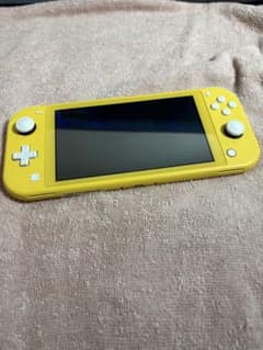 Nintendo Switch Lite 本体 イエローのサムネイル