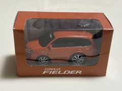 トヨタ カローラ フィールダー プルバックカー カラーサンプルのサムネイル