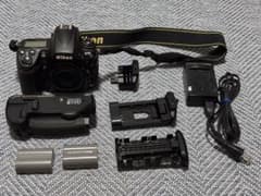 ニコンD700 おまけ多数✨ ショット数8000以下！　即購入OK ニコンD700 おまけ多数✨ ショット数8000以下！ 即購入OK - メルカリ