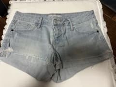 GUESS デニムショートパンツ ライトブルーのサムネイル