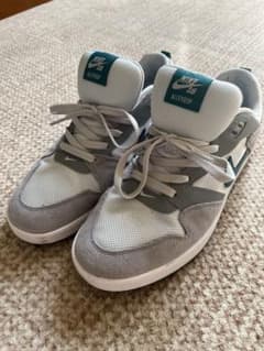 Nike SB Alleyoop スニーカー グレー/ホワイトのサムネイル