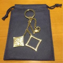 ラシット チャームのサムネイル