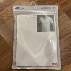 UNIQLOエアリズム　ホワイトのサムネイル