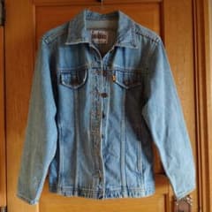 Levi's レディース デニムジャケット（匿名配送）のサムネイル