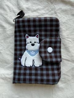 新品未使用 ハンドメイドわんこ刺繍パスポートケース。ホック付き、自宅保管品のサムネイル