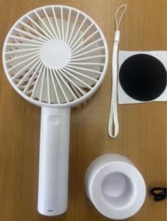 美品！未使用ストラップ　ジャンク品ハンディー扇風機　充電ケーブルのサムネイル