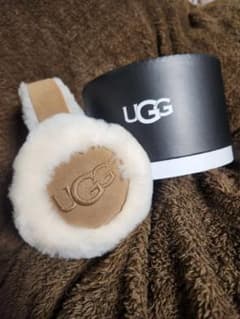 【またん】UGG イヤーマフ　チェスナット UGG イヤーマフ チェスナット - メルカリ
