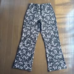 ワコール 花柄フレアパンツ ストレッチ素材のサムネイル