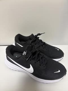 NIKE ランニングシューズ 黒 白 26.5のサムネイル