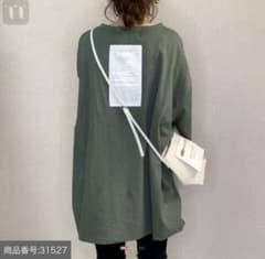 後ろアップリケ不規則Tシャツのサムネイル