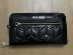 Miu Miu ラウンドファスナー 長財布 ブラックのサムネイル