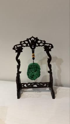 翡翠 龍彫刻 ペンダント 置物 スタンド付き | Mercari