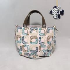 ハンドメイド ミナペルホネン オーバルフォルムのトートバッグ