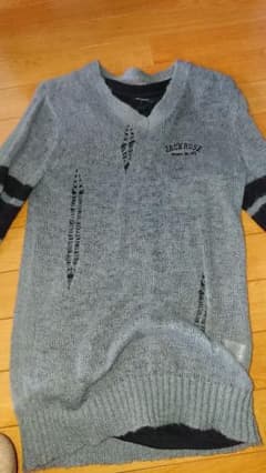 Tシャツとニットのサムネイル