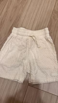 KITH ホワイト クランプ加工 ハーフパンツのサムネイル