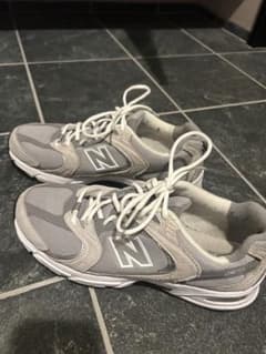 New Balance 530 グレー スニーカーのサムネイル