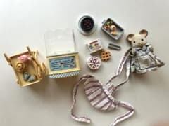 【廃盤品】シルバニアファミリー スイーツショップ 小物セットのサムネイル