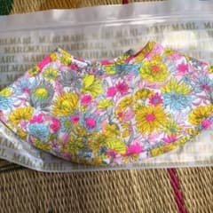 スタイ　花柄　ボタニカルのサムネイル
