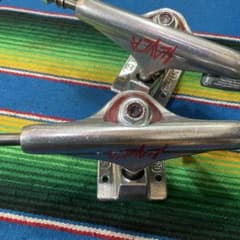 independent スケートボードトラック シルバー139slayerコラボ independent スケートボードトラック シルバー139slayerコラボ - メルカリ