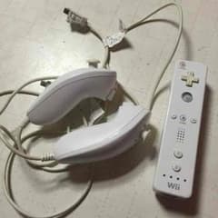 wiiリモコン１本プラスヌンチャク２本オマケ付きのサムネイル