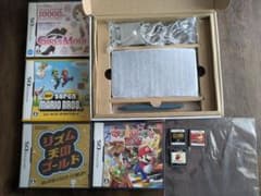 あ*し様 NINTENDO DSi LL 本体＋ソフト ジャンク品のサムネイル