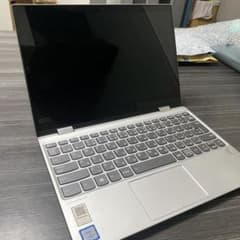 Lenovo YOGA720-12IKB i5 7200U ジャンク品のサムネイル
