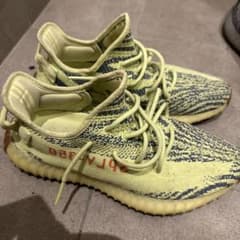アディダス　Yeezy Boost350のサムネイル